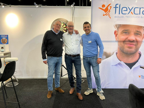 Flexcraft personeel op de Renovatie en Transformatie vakbeurs